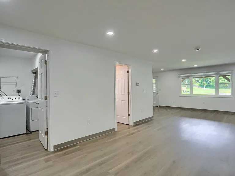 124 Kathleen Dr #2 — Photo 22