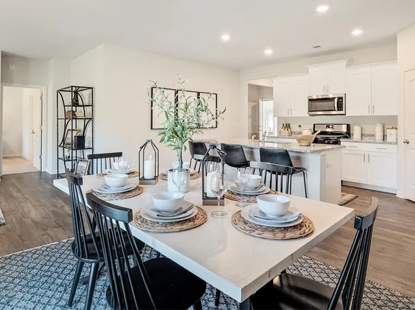 5385 Alpine Dr, Horn Lake, MS 38637