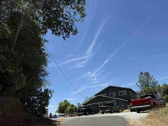 1st image of 18385 Coyote Meadow Rd