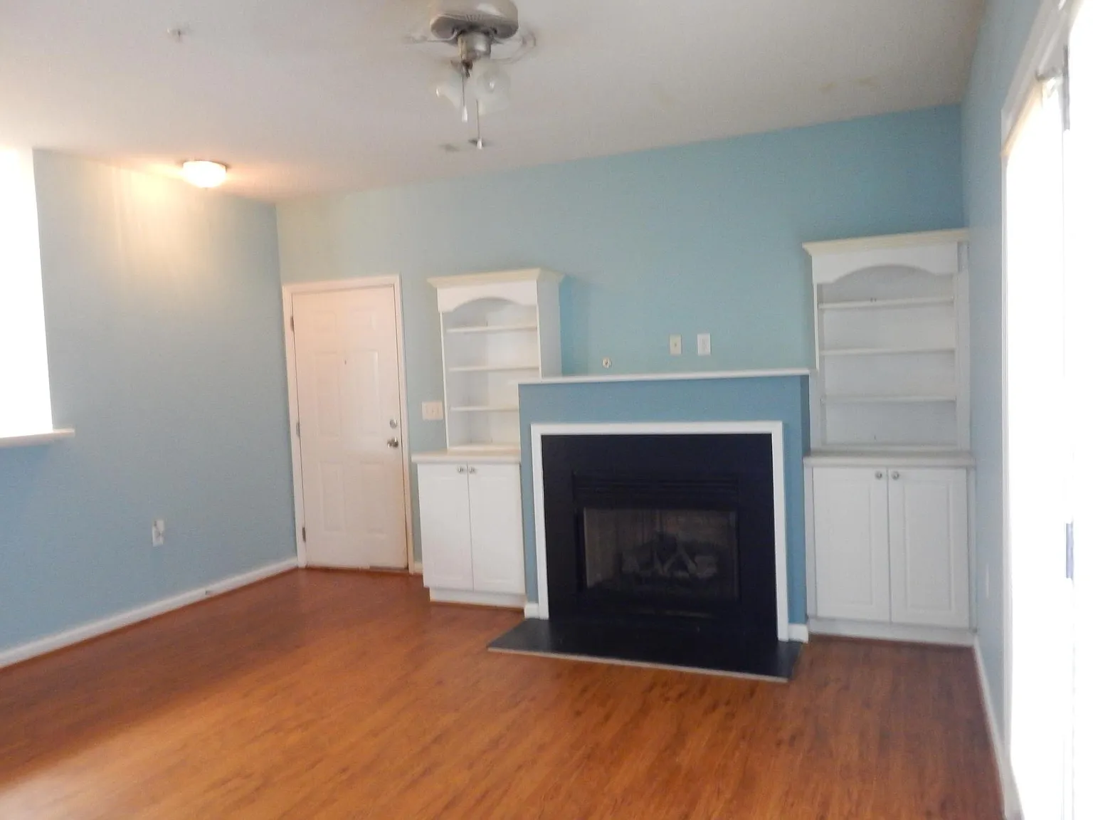 2 bed, 1152 sqft, $1,525 — Photo 2