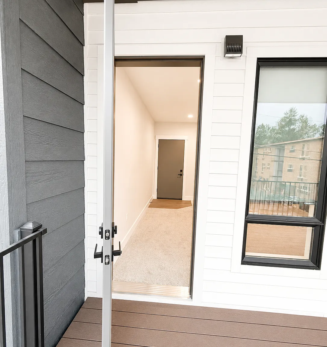 2 bed, 1100 sqft, $2,050 — Photo 3