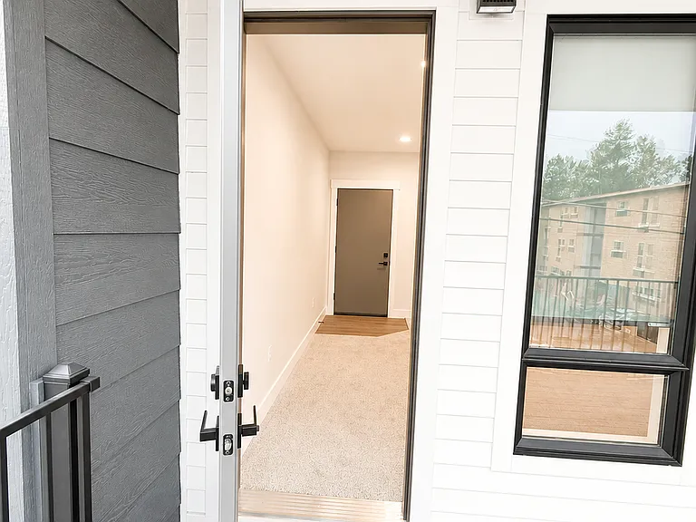 105 Colorado Ave #303 — Photo 3