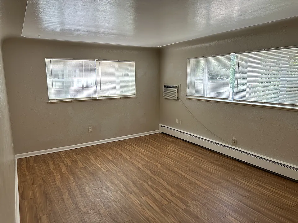 231 N Logan St #7