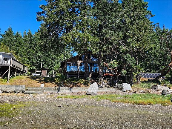 3rd image of 4 Maple Bay Rd