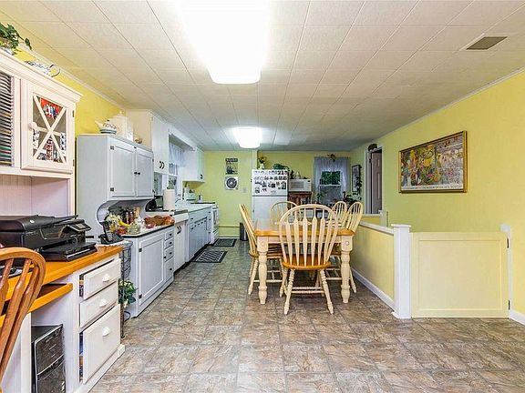 4th image of 60 1st Ave #1B
