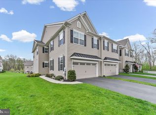 56 New Village Greene Dr, Honey Brook, PA 19344