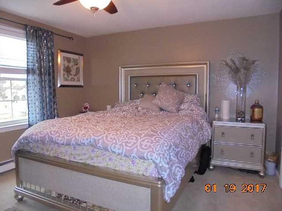 5th image of 8 Bourne Ave