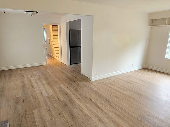 Living room/dining room open floor plan