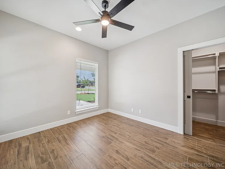 210 S Bluff St #A — Photo 21
