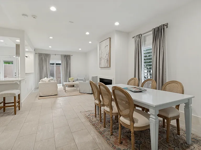 4242 Travis St — Photo 1