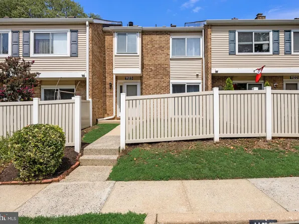 1123 Thackary Ct, Voorhees, NJ 08043