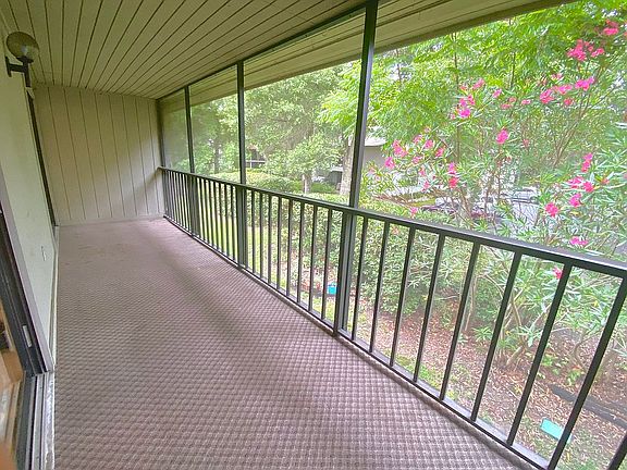 5th image of 20 Veronese Ct