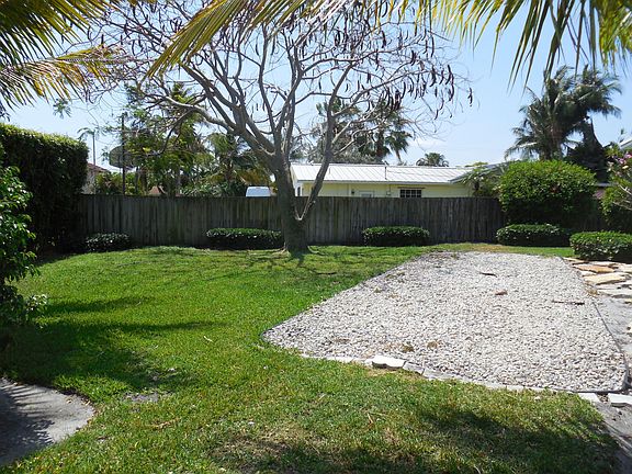 5th image of 2390 Circle Dr