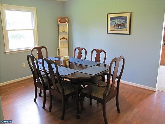 4th image of 122 Cumberland Dr