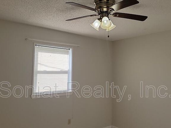 4th image of 4826 Chrysler St