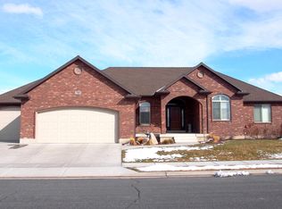 948 N 2870 W, Clinton, UT 84015