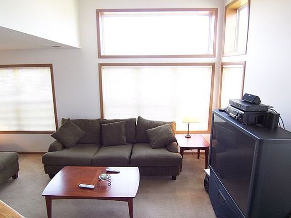 3rd image of 156 Castlewood Ct