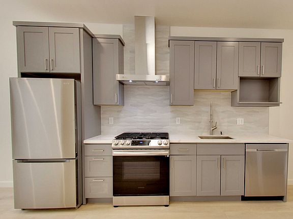 3rd image of 1050 Pine St APT 9