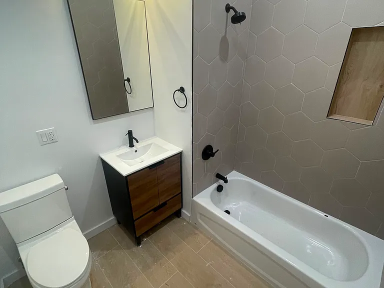 74 Webster St #B5 — Photo 6