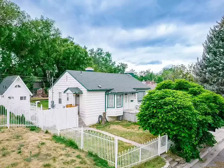 1 E Gibbs Cir — Photo 16
