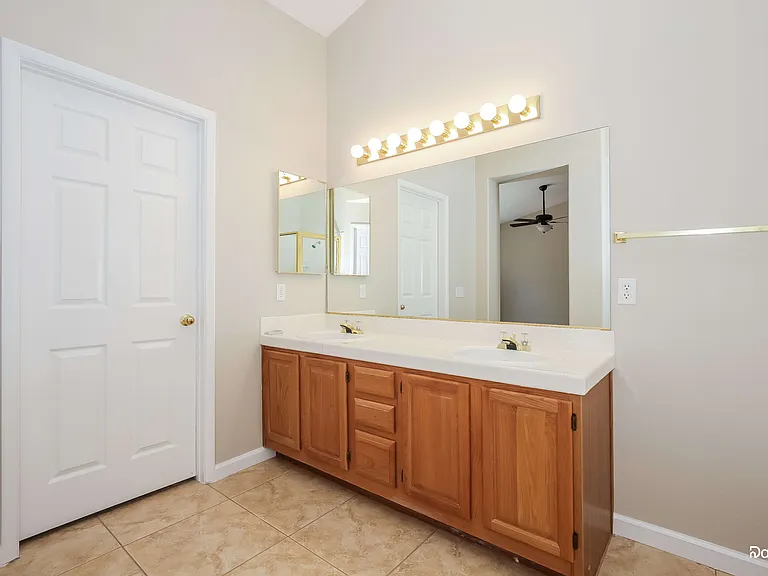 1311 Hill Spring Ct — Photo 11
