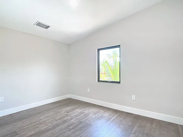 2505 Storter Ave — Photo 29