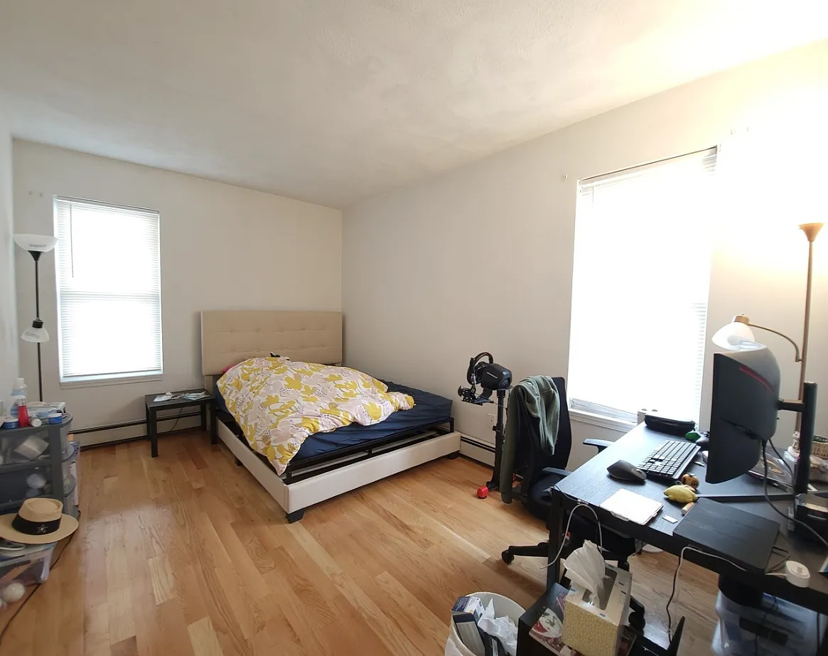3 bed, 1.0 bath, 1100 sqft, $2,950 — Photo 4