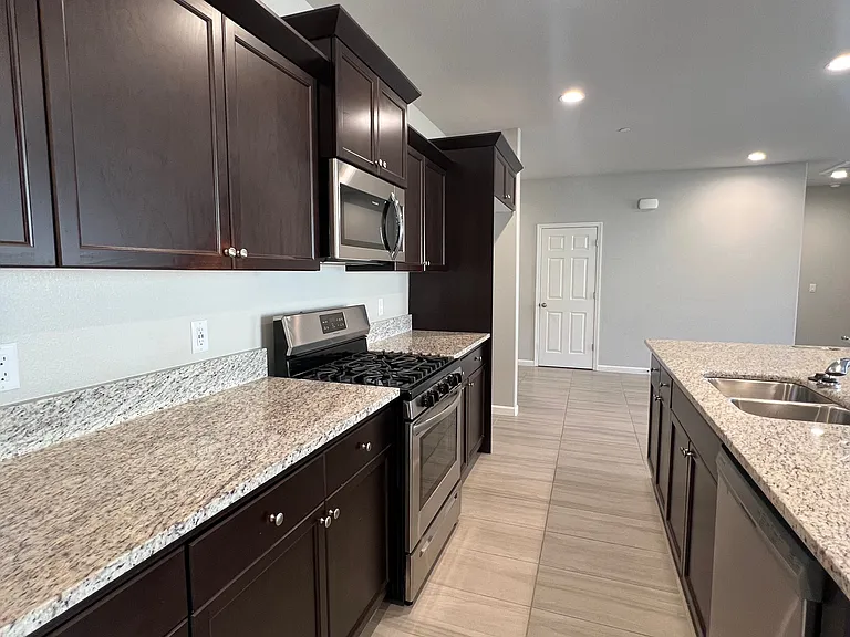 645 Wood Crest Ave — Photo 10