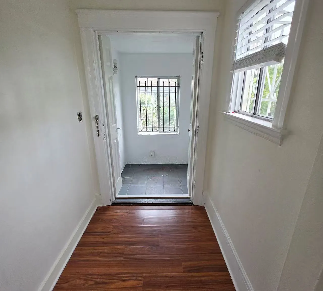 3 bed, 1.5 bath, 1136 sqft, $3,500 — Photo 3