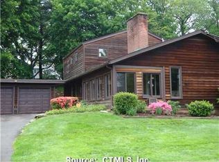 12 Davenport Rd, West Hartford, CT 06110