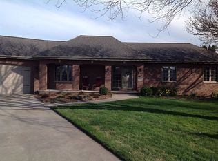 1035 Crestview Dr, Wrightstown, WI 54180