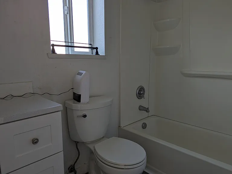 1008 Inglewood Ct SW #B — Photo 11