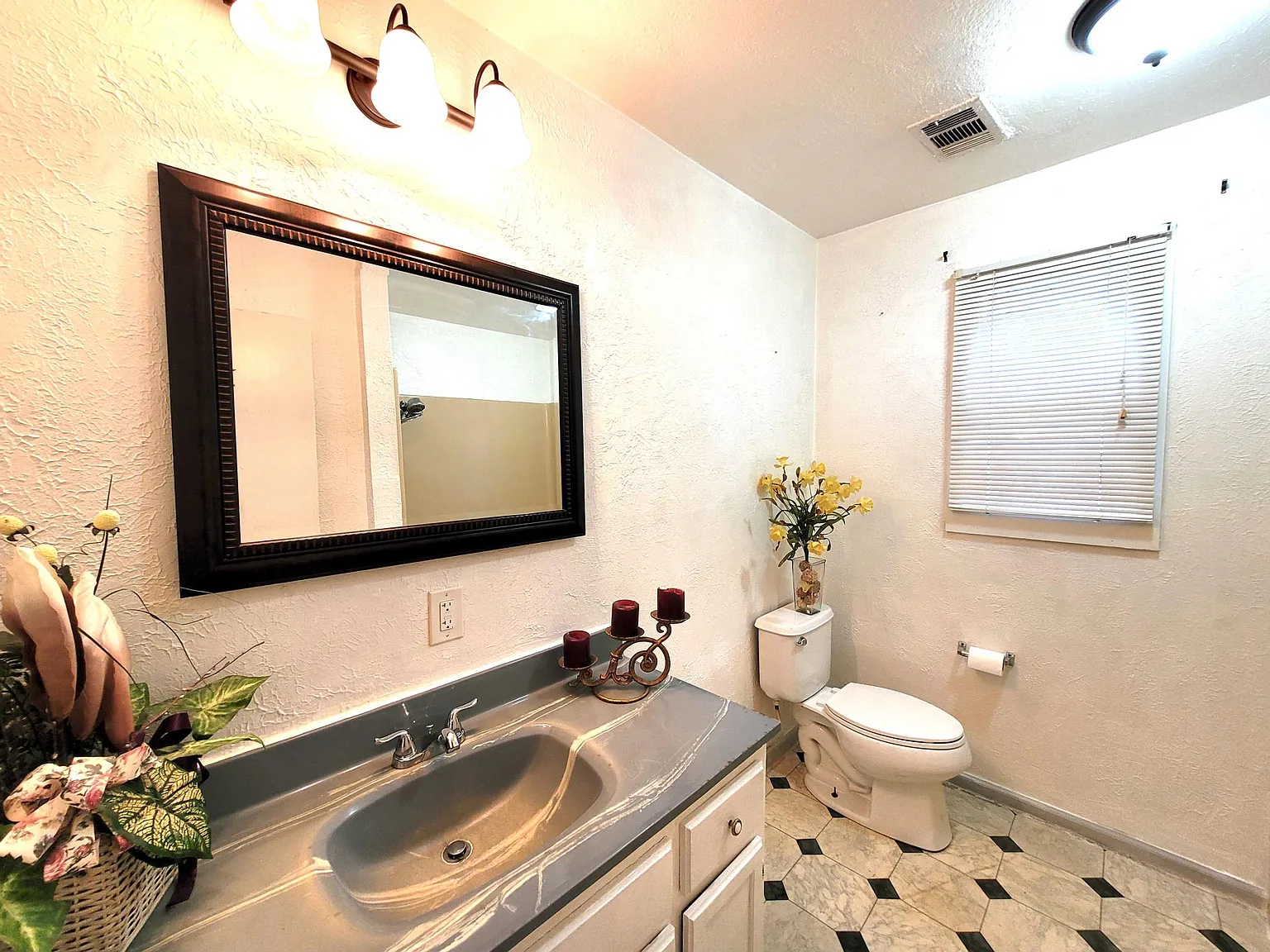 5319 W 26th Street — Photo 4