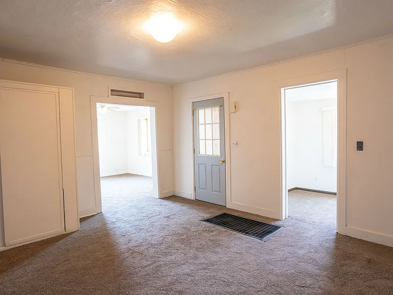 1227 Green Bay St — Photo 5