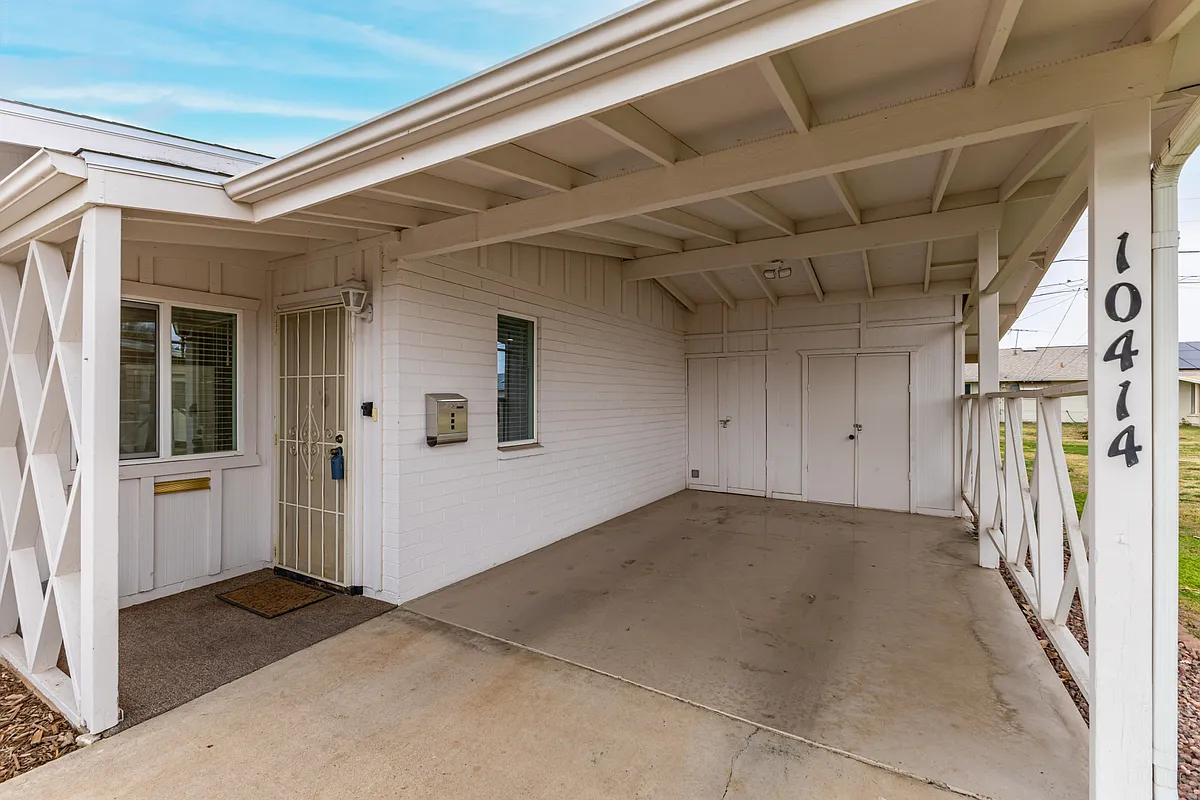 Building Photo - 10414 N 105th Ave