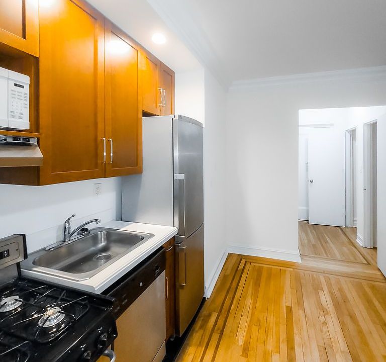 2nd image of 424 W 53rd St #221