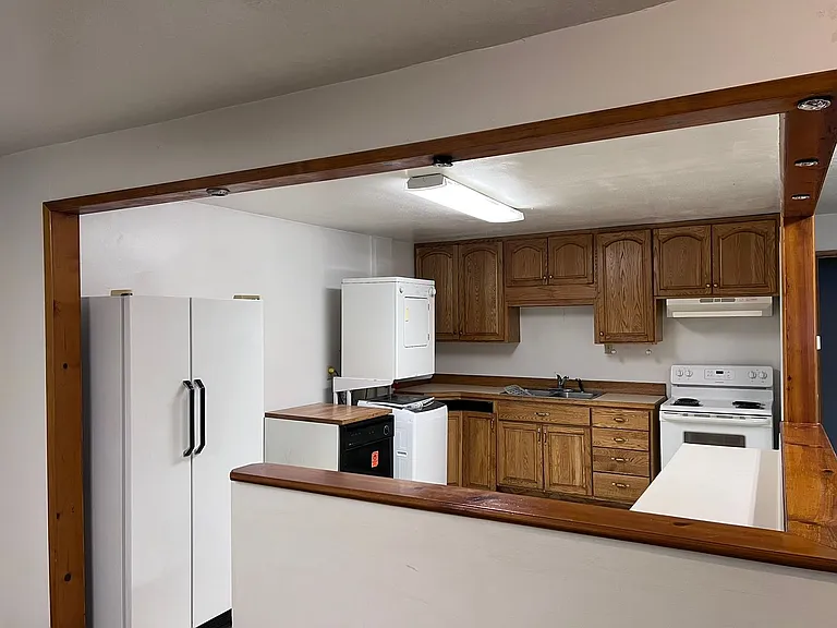 772 S Main St #B — Photo 3