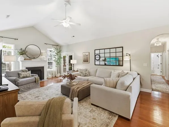 1282 Cedarline Ln, Winston Salem, NC 27103