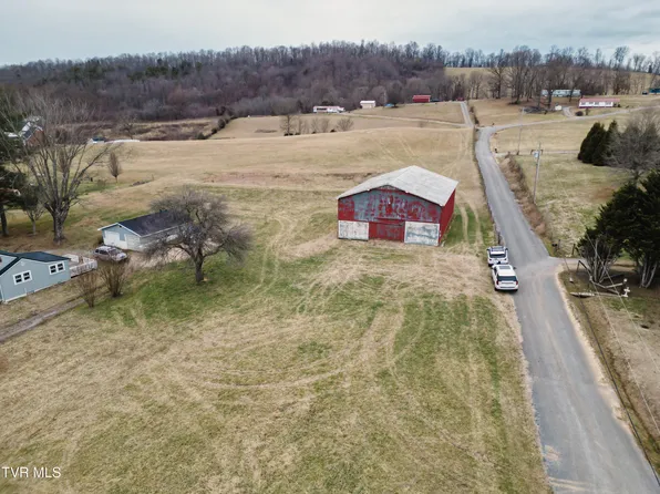 2 Wedding Ln, Chuckey, TN 37641