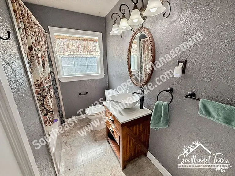 2640 Louisiana St — Photo 7