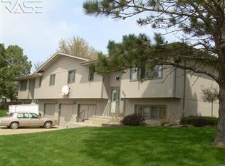 4306 S Locust Dr, Sioux Falls, SD 57105