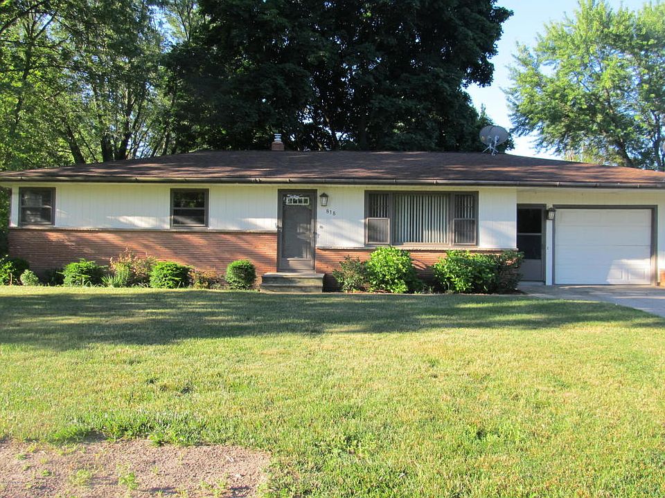 1st image of 818 E 10th St