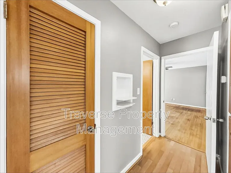 304 S Waco St — Photo 17
