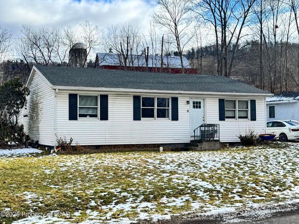 3 Englewood Dr, Tunkhannock, PA 18657