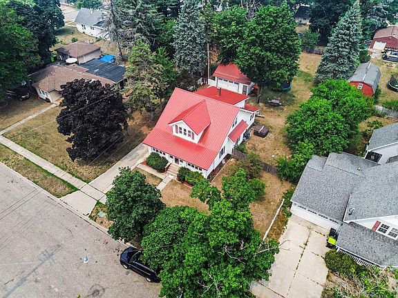 3rd image of 116 W Wheaton Ave