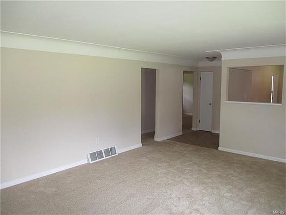 3rd image of 5614 East Dr