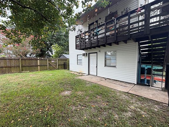 2nd image of 4827 Pine Ave #A