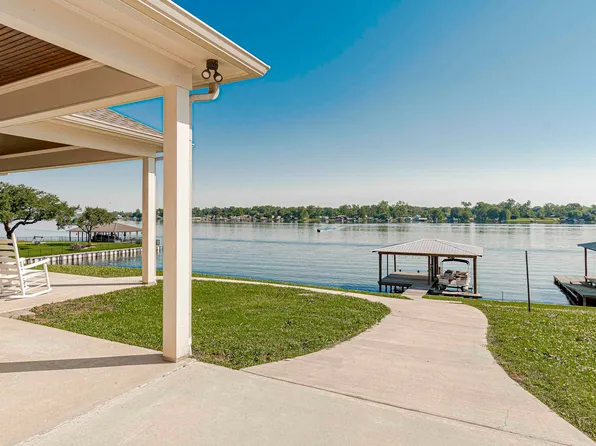 7700 False River Rd, Oscar, LA 70762