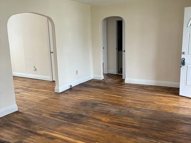 111 Saint Clair Ave — Photo 3