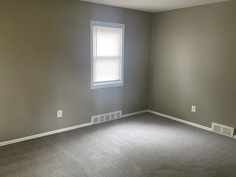 26844 La Salle St — Photo 18